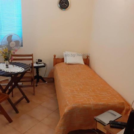 Private Studio Intsaraki - Sveti Vlas Bagian luar foto
