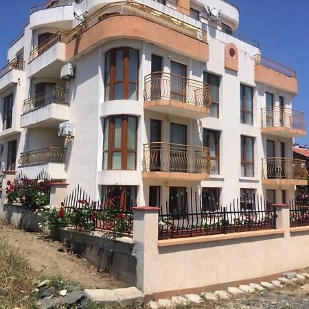 Private Studio Intsaraki - Sveti Vlas Bagian luar foto