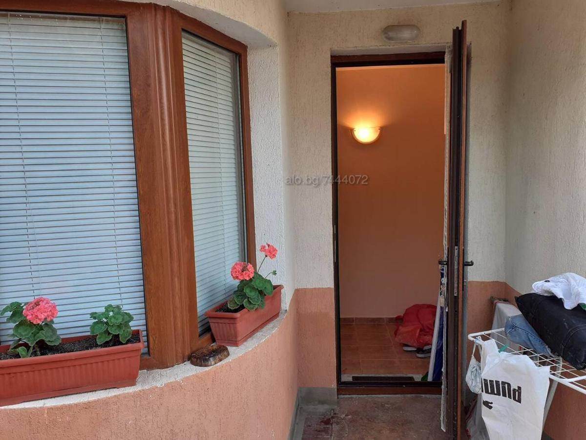 Private Studio Intsaraki - Sveti Vlas Bagian luar foto